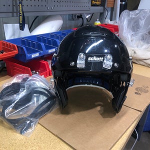NEW SCHUTT F7 2.0 - XL - BLACK