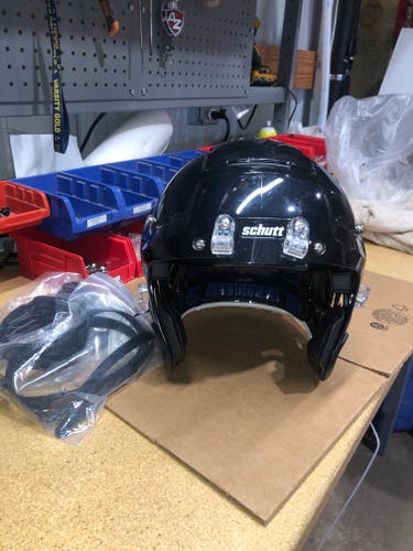 NEW SCHUTT F7 2.0 - XL - BLACK