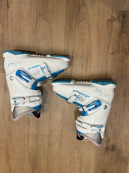 Mondo 24 & 24.5 Kid's Nordica Firearrow Team 3 Ski Boots (Used)