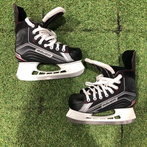 Junior Bauer Vapor X200 Hockey Skates Regular Width Size 3.0 (Used)