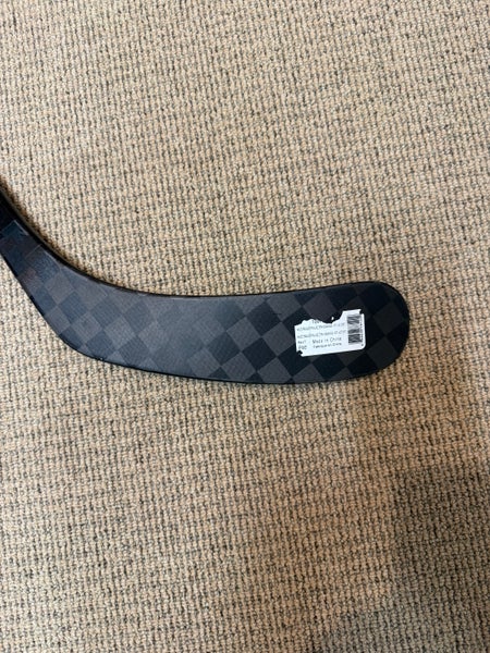 USED ONLY ONCE - Intermediate Bauer PULSE Right Handed Hockey 