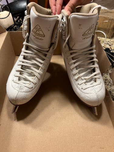 Jackson Ultima Artiste Figure Skates C Adult 4.5 (Used)