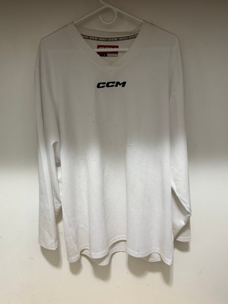 White Medium Men's CCM 5000 Jersey (Used)