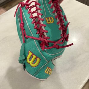 2025 Wilson A2000 LH Outfield Baseball Glove 12.75" (New)