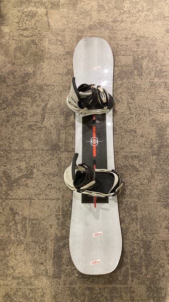 Burton Process Flying V 155cm Snowboard + Burton Mission Large