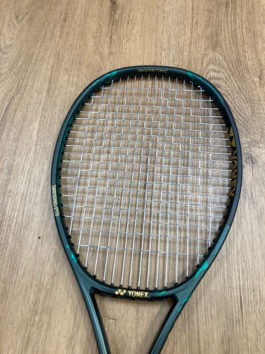 Men's YONEX VCORE PRO 97 Tennis Racquet (Used)