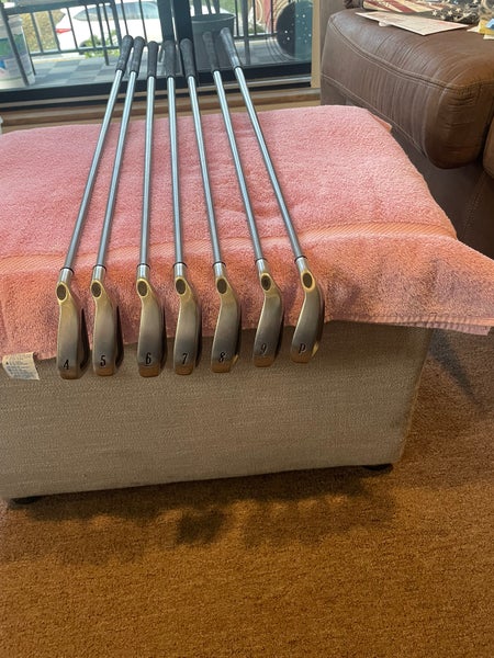 Men's 2000 Callaway Steelhead X-14 Right Handed Iron Set Stiff Flex Graphite Shaft (Used)