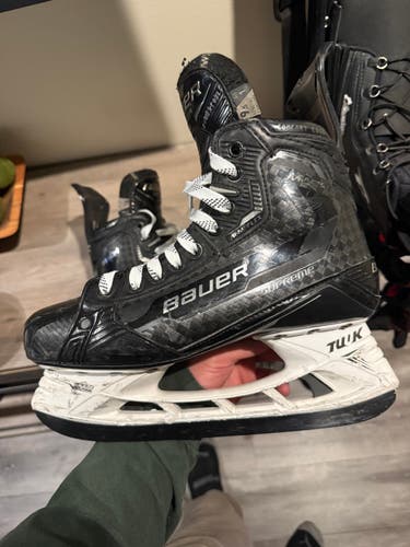 2022 Bauer Supreme Mach Hockey Skates Regular Width 9.5 (Used)