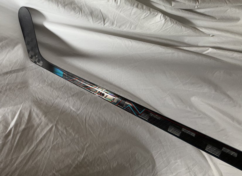 Like New CCM Vizion 75 flex P28 1/4 curve right hand stick