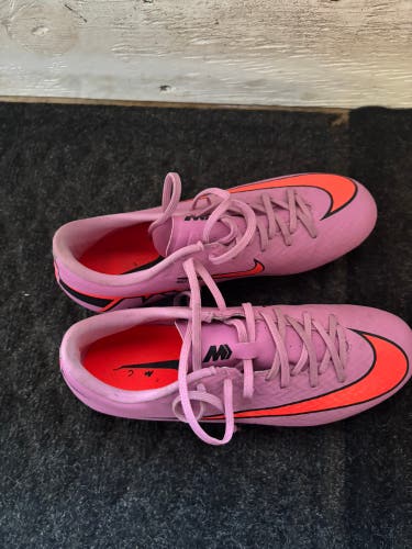 Pink Women's 5Y (Big Kids / Youth) Nike Molded Cleats Cleats (New)