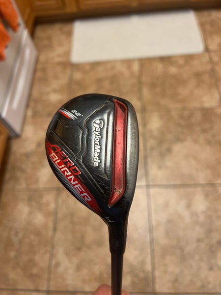 Men's TaylorMade Aeroburner Black Right Handed Hybrid Regular Flex 4H (Used)