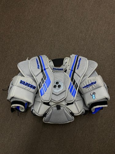 USED ONCE Vaughn Velocity VE8 Int Goalie Chest Protector