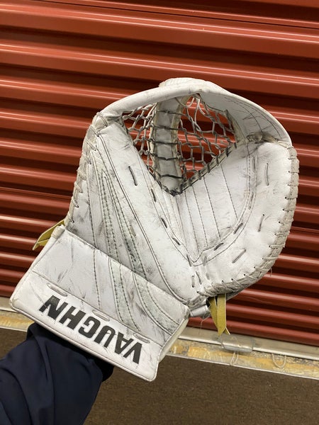 Vaughn SLR INT GOALIE GLOVE
