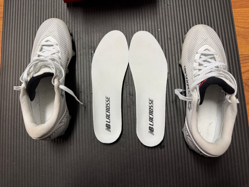 White Men's Size M 10.0 (W 11.0) Adult New Balance Freeze 4.0 Low Top Molded Cleats (Used)