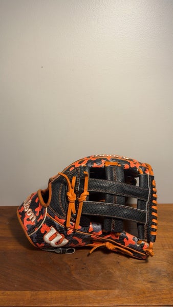 2024 Wilson A2000 1777 RH Outfield Baseball Glove 12.75" (Used)