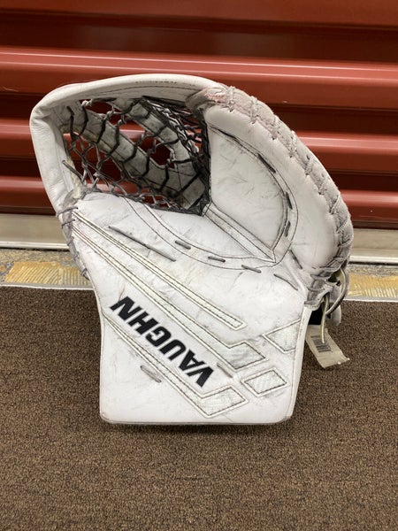 INT VAUGHN VE8 GOALIE GLOVE