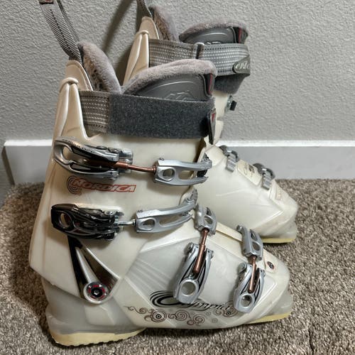 Nordica Olympia GS14 Ski Boots Mondo 26.5 / Women’s 9 / 60 Flex