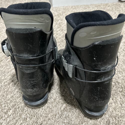 Rossignol R18 Kids Ski Boots Mondo 19.5 - Kids Size 13 - 235mm