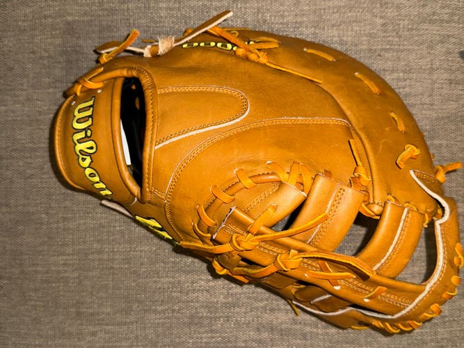 Wilson A2000 1679 RH Baseball Glove 12.5" (New)