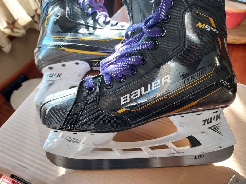 2023 Bauer Supreme M5 Pro Hockey Skates 7 (Used)