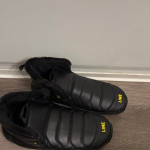 Line (Used) apres ski shoes/boots