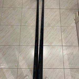 2 Pack New Senior CCM Vizion Right Handed Hockey Stick P29 70 Flex (New)