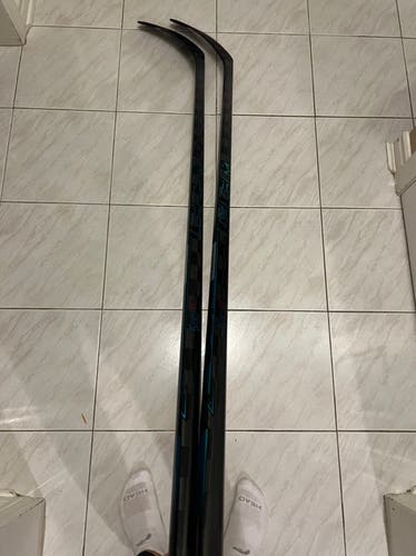 2 Pack New Senior CCM Vizion Right Handed Hockey Stick P29 70 Flex (New)