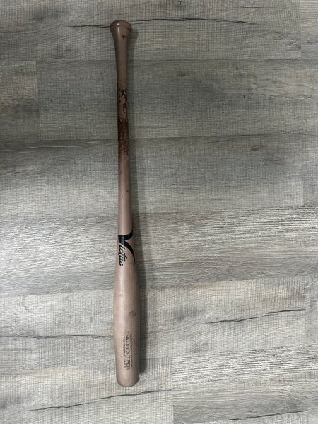 2025 Victus Torpedo Maple Bat (-3) 30 oz 33" (Used)