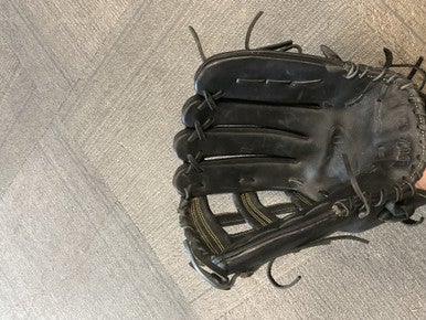 Used Wilson A950 BB/SB Glove RH Throw Black 14" 11614-S000224892