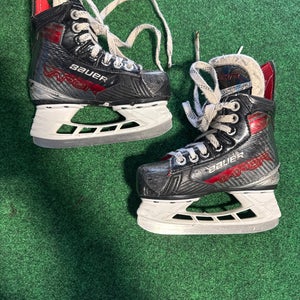 Youth Bauer Vapor XLTX Pro+ Hockey Skates (Regular) Size 10 (Used)