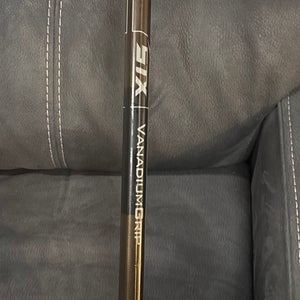 STX Vanadium Grip