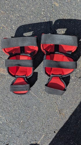 CCM KP 1.5 Goalie Knee Pads (Used)