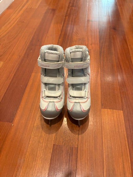 Riedell Figure Skates Junior 12 (Used)