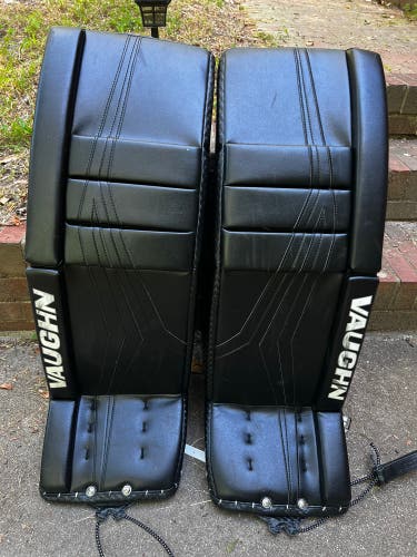 33+2 Vaughn Velocity V9 Goalie Leg Pads