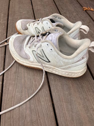 White Unisex Size M 7.0 (W 8.0) Adult New Balance Shoes (Used)