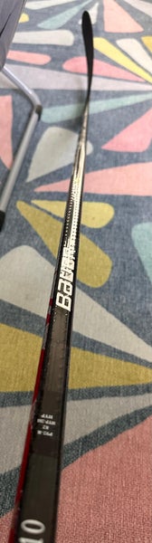 Senior Bauer Vapor Hyperlite Right Handed Hockey Stick P92 82 Flex Pro Stock (Used)