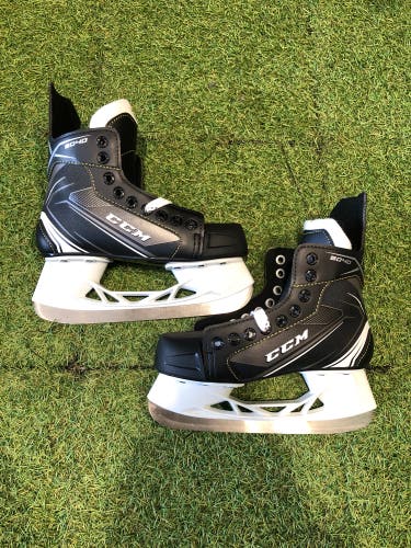 Junior CCM Tacks 9040 Hockey Skates Regular Width Size 3 (New)