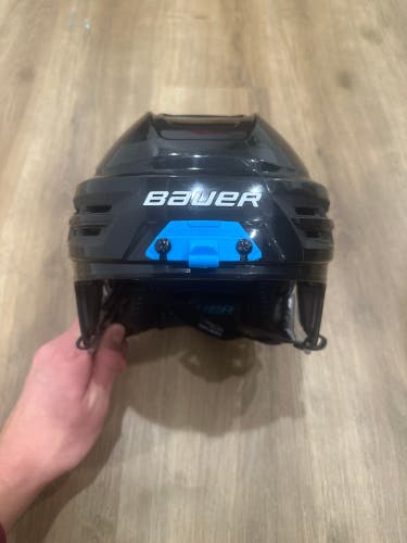 Medium Bauer Re-akt 90 Helmet (New)