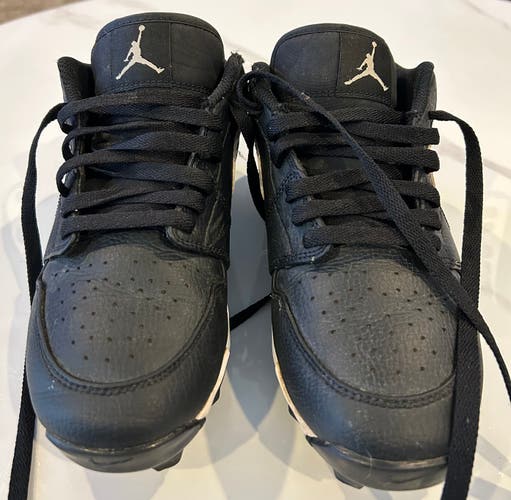 Black Kids 5.5Y (Big Kids / Youth) Youth Air Jordan Molded Cleats Cleats (Used)
