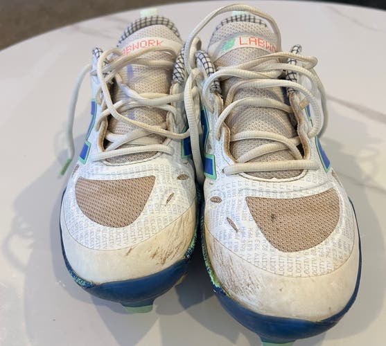 White Size M 6.5 (W 8.0)New Balance Molded Cleats (Used) Velo v4 Molded Lab Works