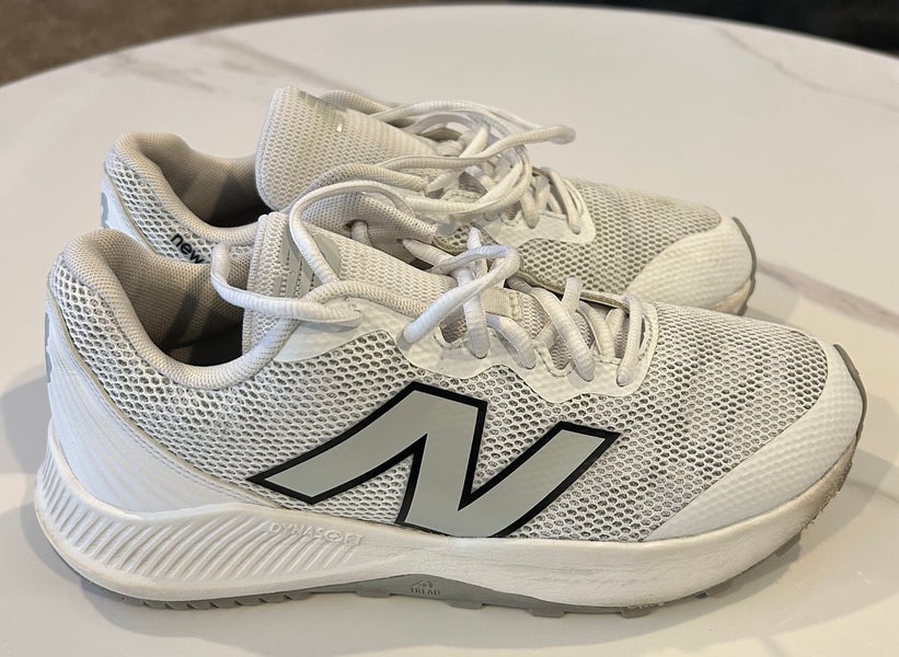 White Kid's 6Y (Big Kids / Youth) Youth New Balance 4040v7 Low Top Turf Trainers (Used)