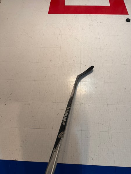 Senior Bauer Vapor LTX Pro Right Handed Hockey Stick P28 70 Flex (Used)