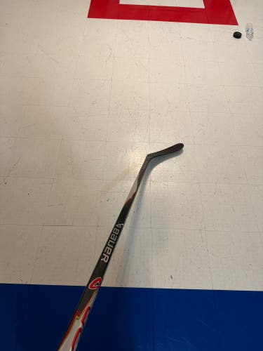 Senior Bauer Vapor Flylite League Right Handed Hockey Stick P28 70 Flex (Used)