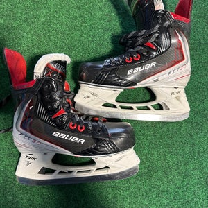 Junior Bauer Vapor FLY30 Hockey Skates (Regular) Size 3 (Used)