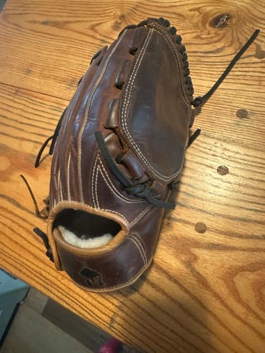 A9 Pitchers glove 12 inch