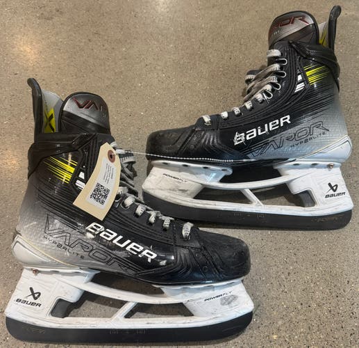 Senior Bauer Vapor Hyperlite 2 Hockey Skates 7.5 (Used)