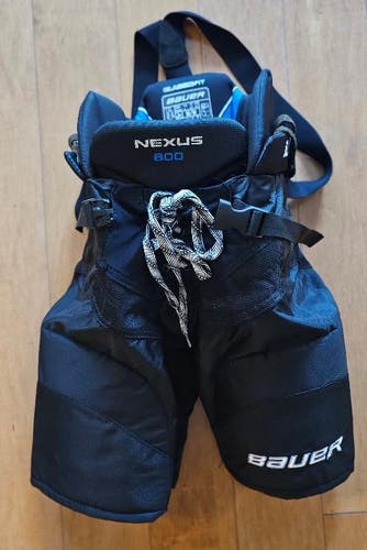 Junior Medium Bauer Nexus 800 Hockey Pants (Used)