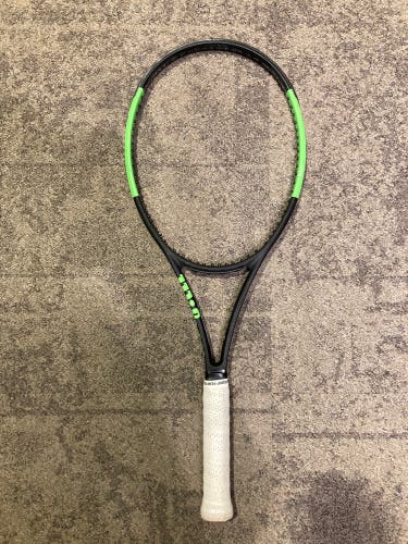 Wilson Blade 98 Tennis Racquet