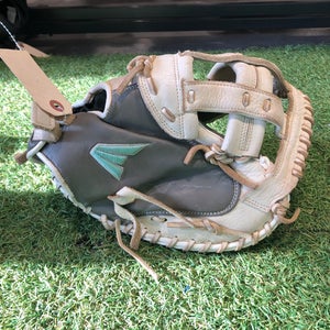 Easton Fundamental Series RH Catcher's Softball Glove 33" (Used)