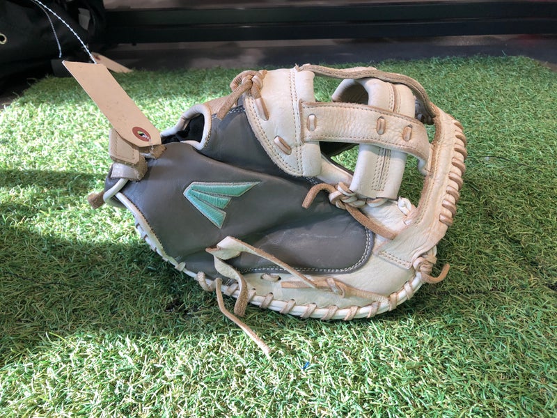 Easton Fundamental Series RH Catcher's Softball Glove 33" (Used)